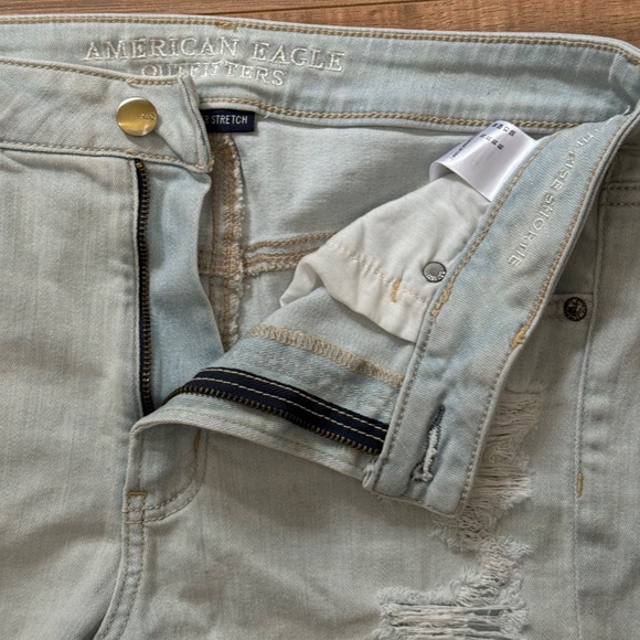 American Eagle Hi-Rise Shortie Distressed Shorts Stretch Light Wash Size 10 - Picture 6 of 12